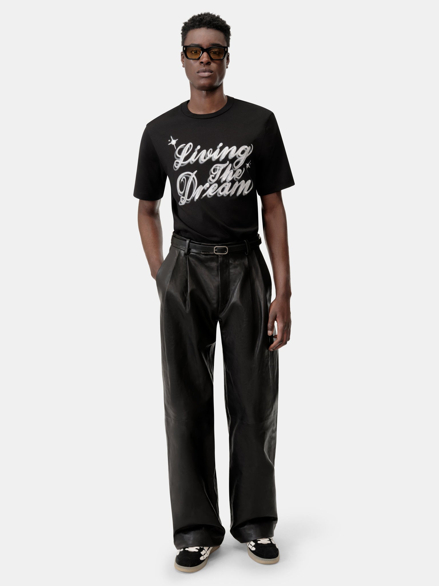 CRYSTAL LIVING THE DREAM TEE - Black